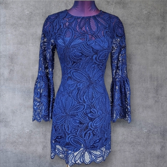 Lilly Pulitzer Denise Romper Lapis Lazuli Floral Loopy Lace‎ Size 00 Women's - Picture 1 of 12